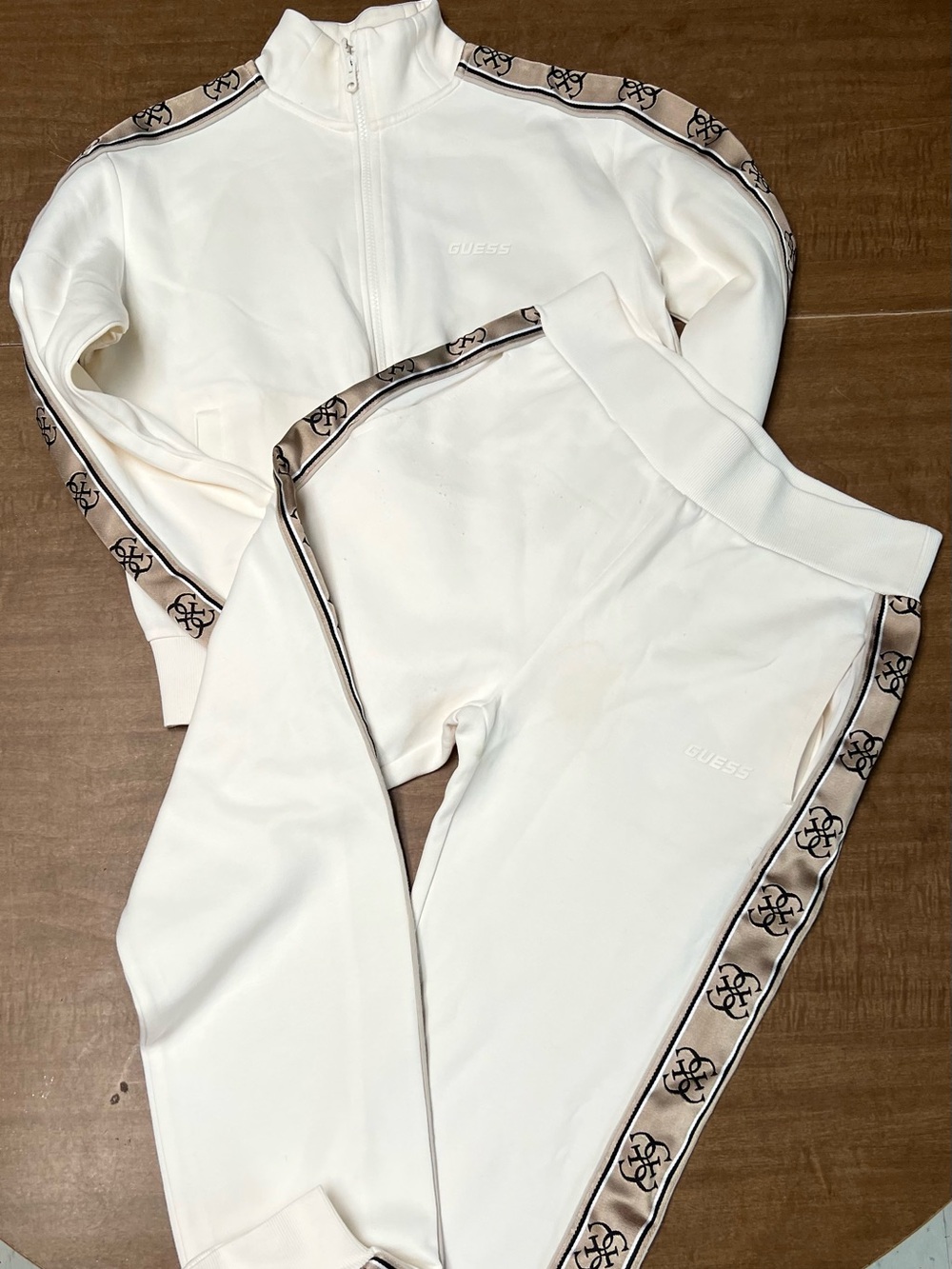 Guess Cream Track Jacket & Leggings with Beige Logo Trim - Picture 1 of 9